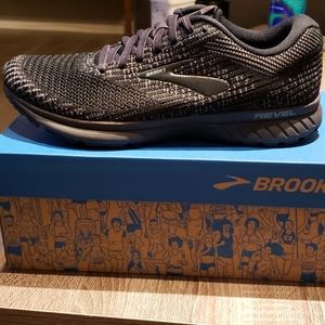 Men's  Brooks sneakers